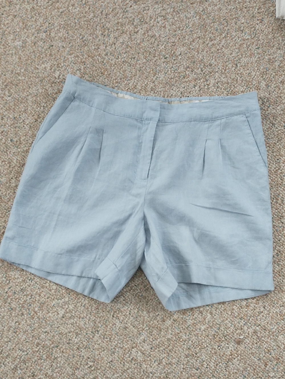 NWT Boden 6" Linen Cuffed Short Size US 10